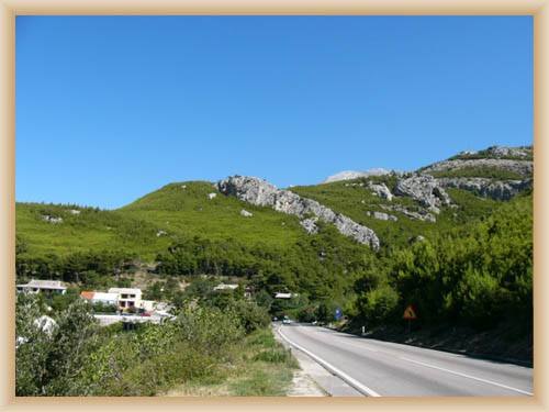 Between Ba�ka Voda and Makarska