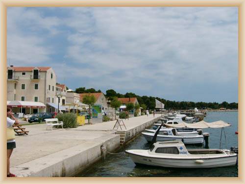 Sveti Filip i Jakov - Marina