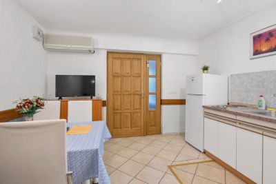 Adria-House, guest house-apartments-rooms