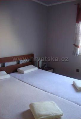 Apartments Šarić