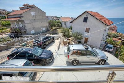 Apartments with swiming pool Bobanac