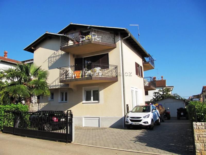 Apartments Kivi Novigrad