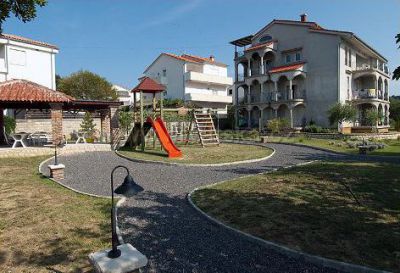Apartments Šanić