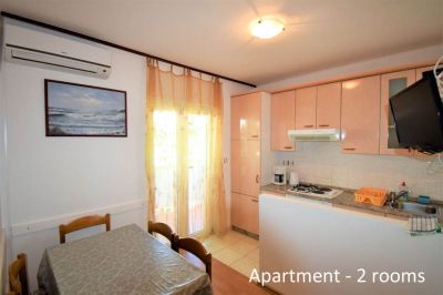 Apartments Mira Lopar