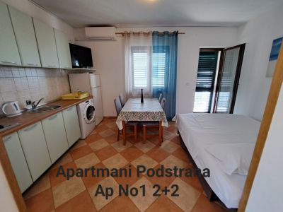 Apartments Podstrana