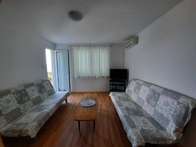 Apartments TINTOR Selce